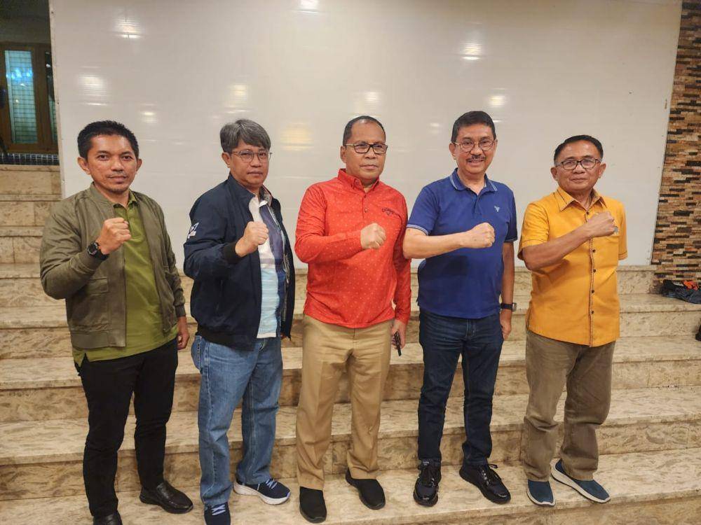 Wali Kota Makassar Moh Ramdhan Pomanto (tengah) ditunjuk sebagai Ketua Tim Pemenangan Daerah Sulsel Ganjar Pranowo, Kamis (5/10/2023). Dok. IDN Times/Istimewa