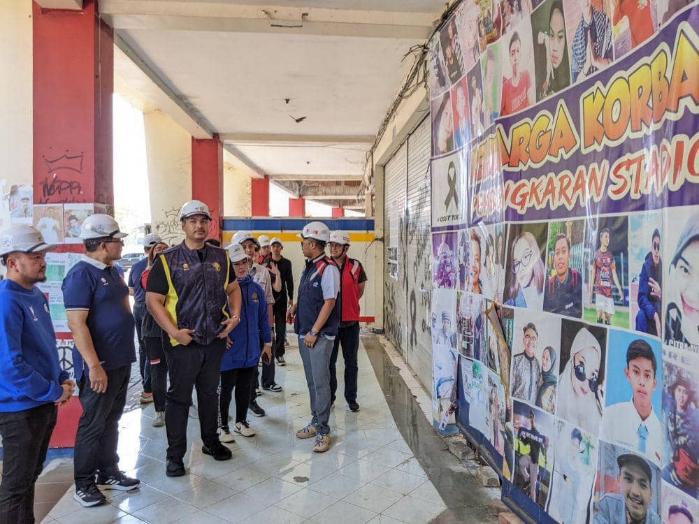 Menpora RI memantau perkembangan renovasi Stadion Kanjuruhan. (IDN Times/Rizal Adhi Pratama)
