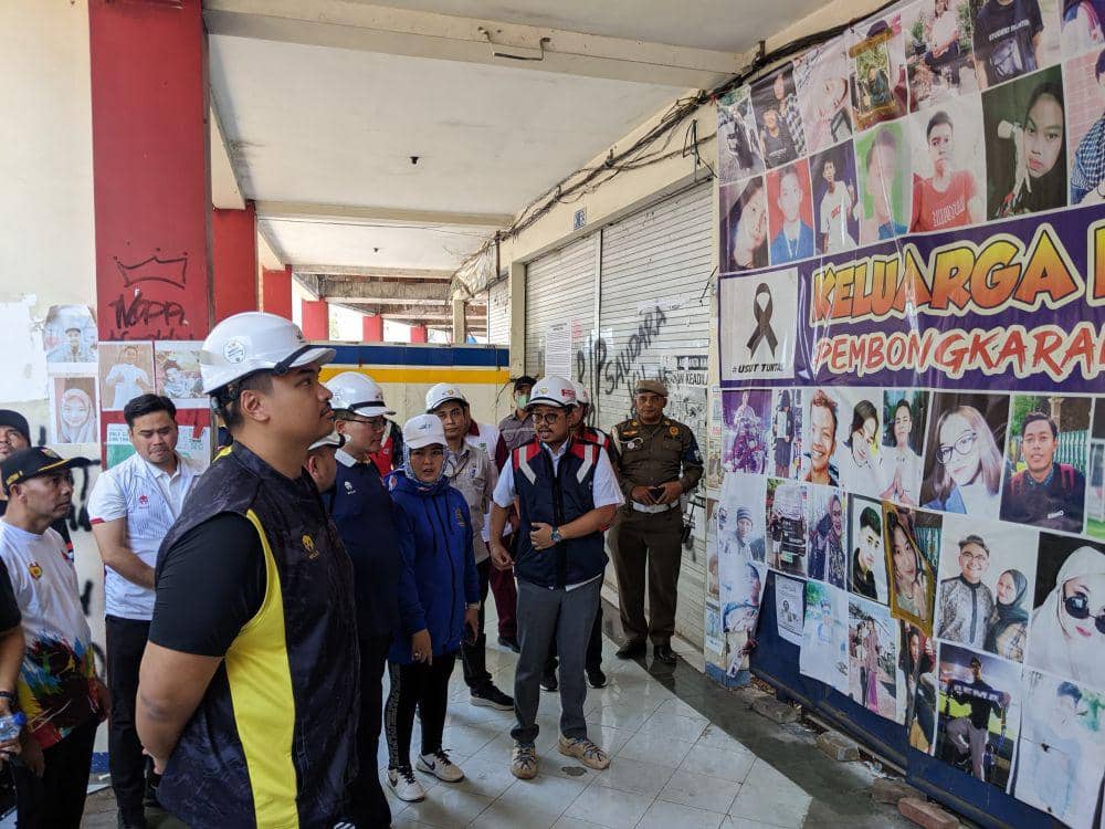 Menpora Tengok Stadion Kanjuruhan