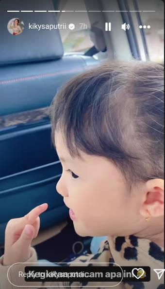 potret Kiky Saputri dan suami perlihatkan sosok sang anak pertama kali (instagram.com/kikysaputrii)
