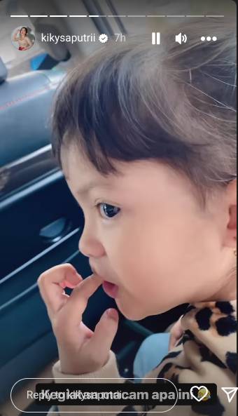 potret Kiky Saputri dan suami perlihatkan sosok sang anak pertama kali (instagram.com/kikysaputrii)