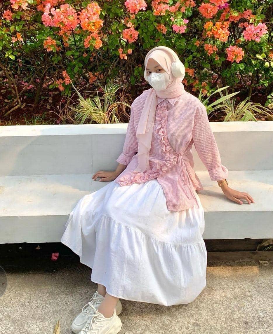 Style hijab anggun (instagram.com/lollipopbunnybun)