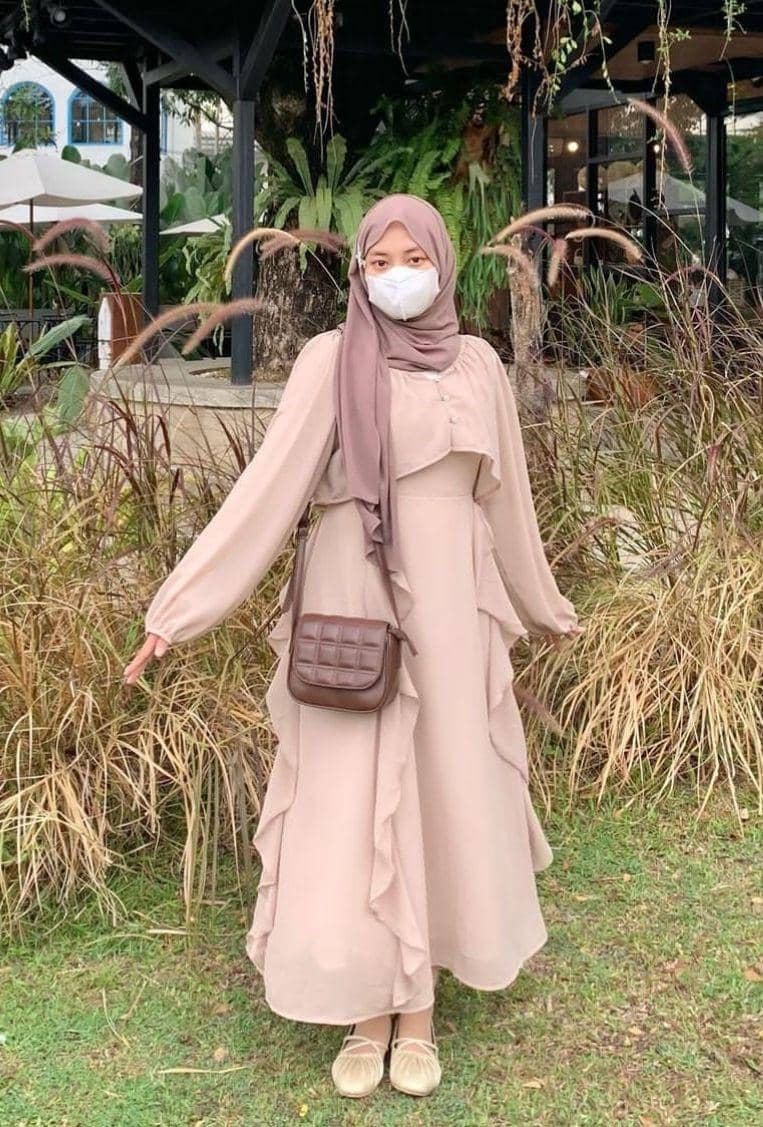 Style hijab anggun (instagram.com/lollipopbunnybun)