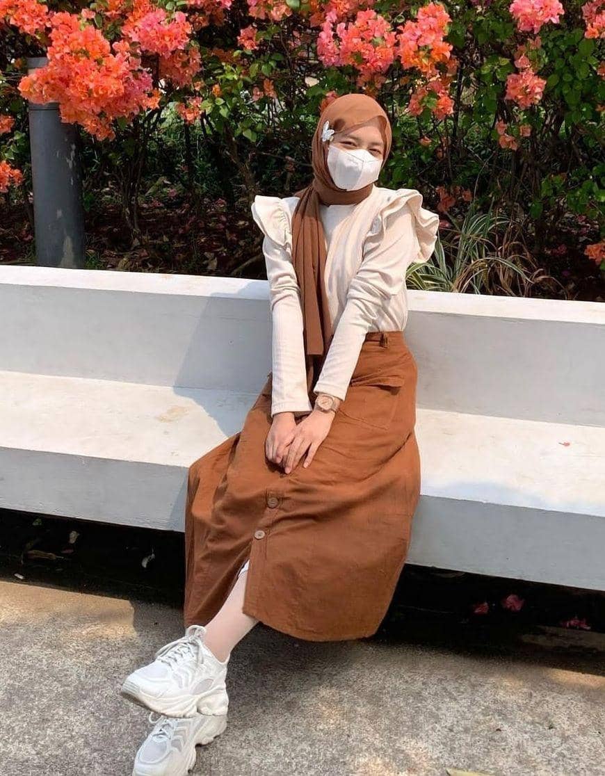 Style hijab anggun (instagram.com/lollipopbunnybun)