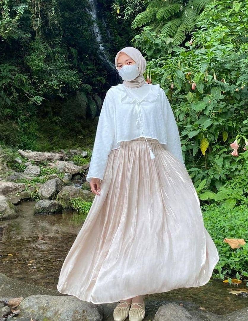 Style hijab anggun (instagram.com/lollipopbunnybun)