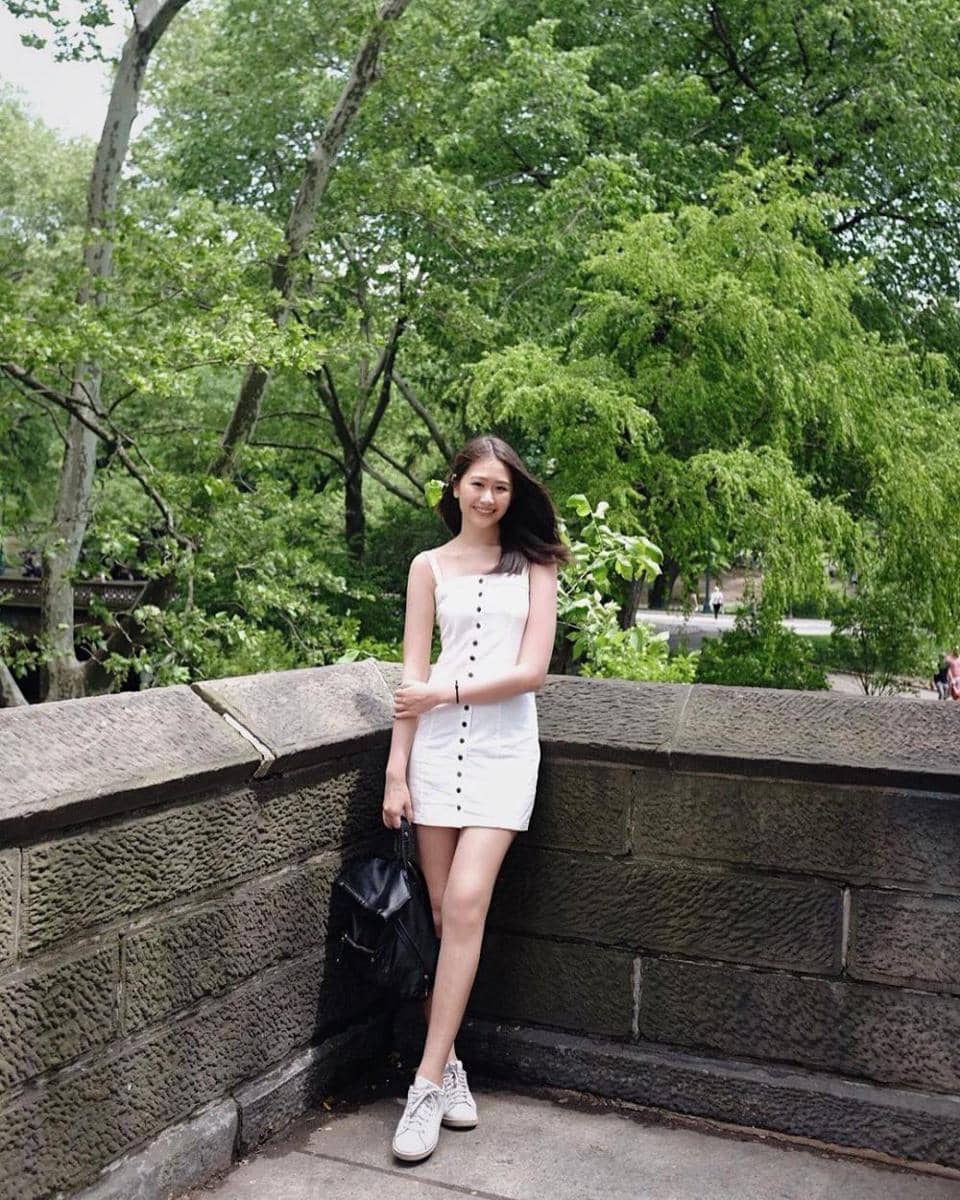 ide dress fit to body ala Neen Suwanamas (instagram.com/neenneeen)