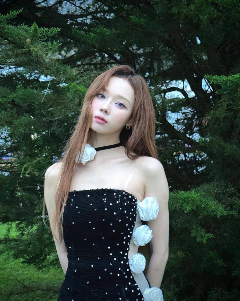 Sakura Miyawaki (instagram.com/imwinter)
