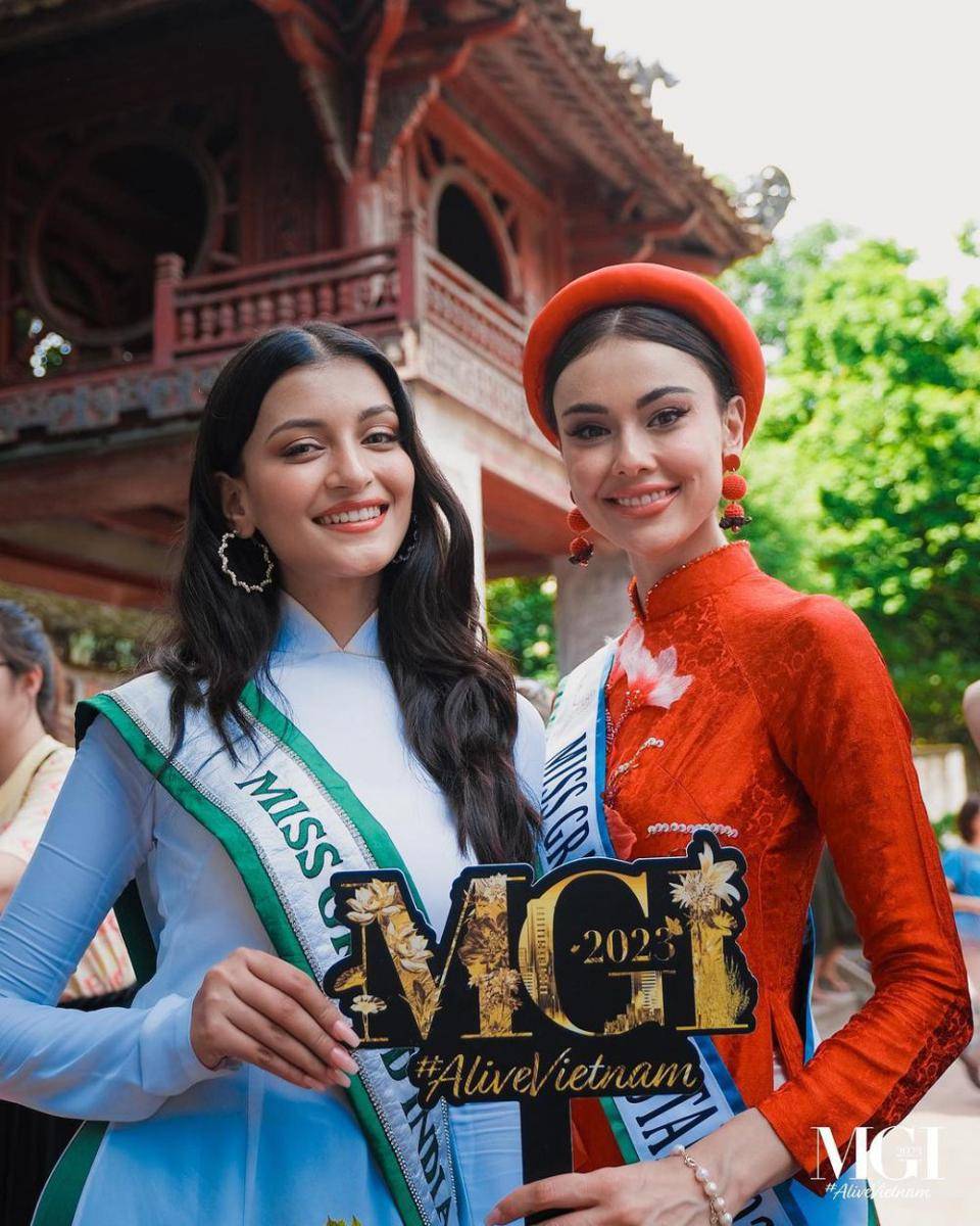 Potret Finalis Miss Grand International 2023 dalam Balutan Ao Dai (Instagram.com/missgrandinternational)