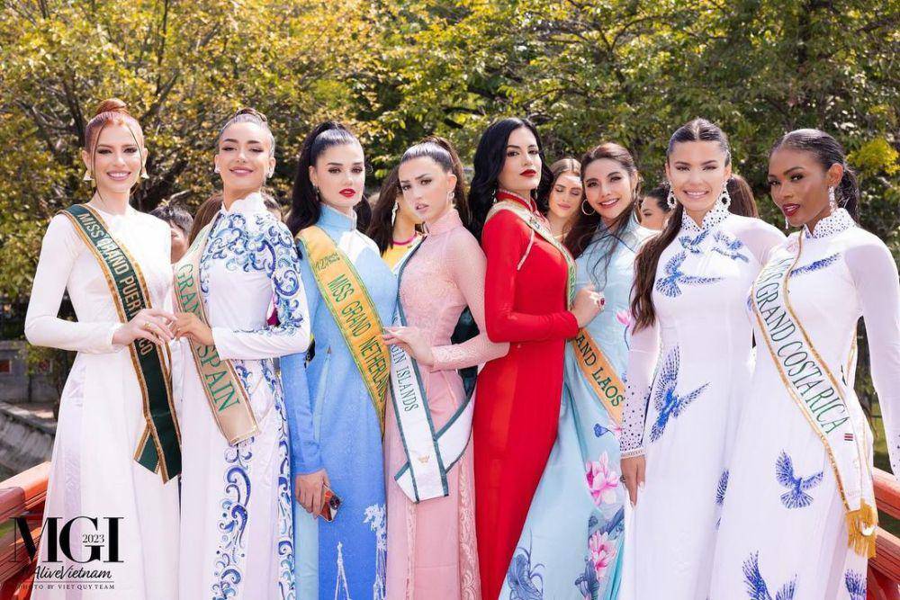 Potret Finalis Miss Grand International 2023 dalam Balutan Ao Dai (Instagram.com/missgrandinternational)
