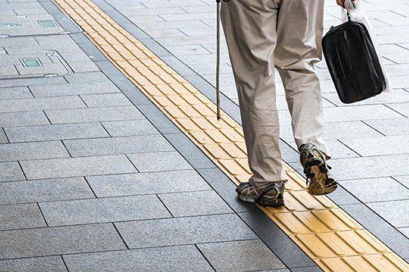 Tactile paving (alaboutvision.com)