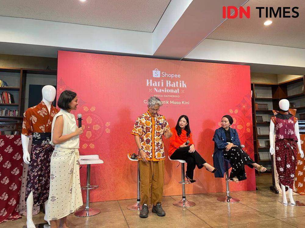Dalam rangka Hari Batik Nasional, Shopee gelar media gathering di Salihara Arts Center, Jakarta Selatan. (5/10/23) (IDNTimes/Dina Fadillah Salma)