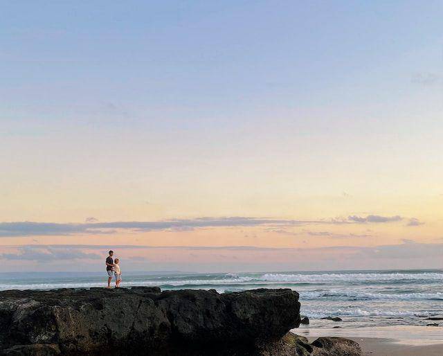 Pantai Batu Bolong (unsplash.com/Zalfa Imani)