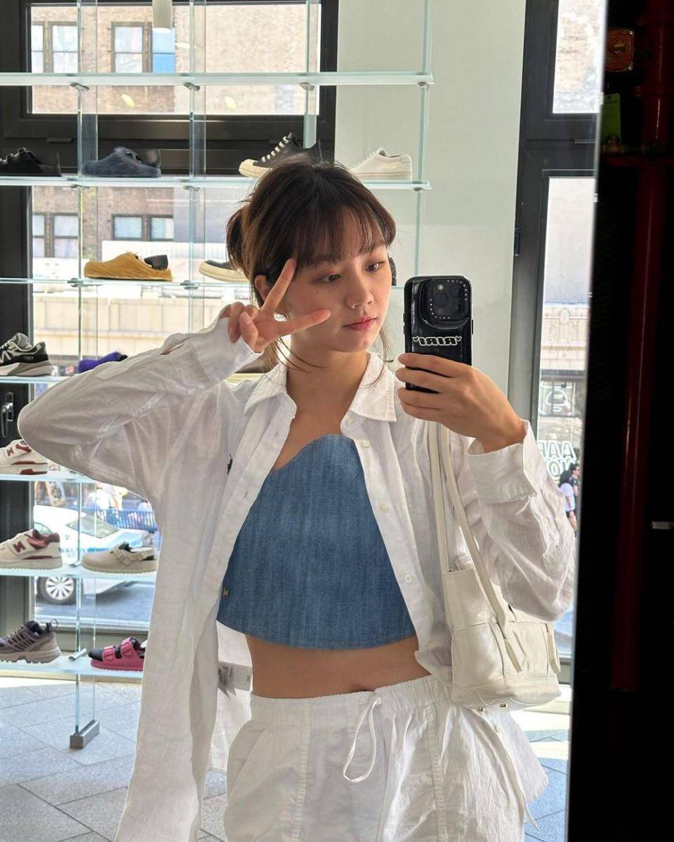 potret Lee Hyeri (instagram.com/hyeri_0609)