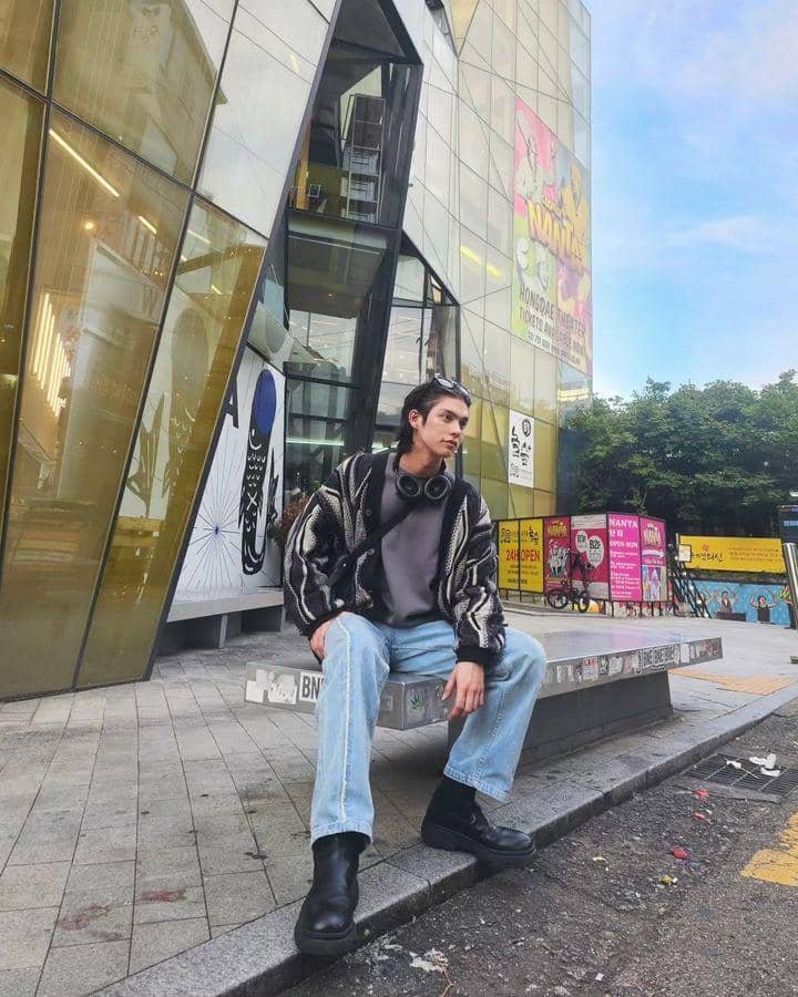 Bright Vachirawit di Korea Selatan (Instagram.com/bbrightvc)