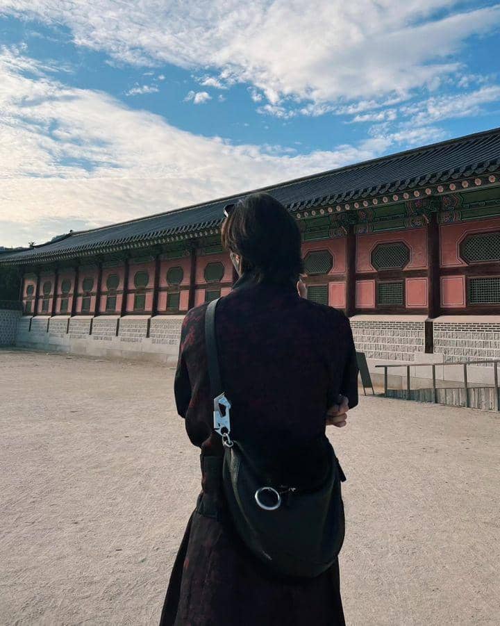 Bright Vachirawit di Korea Selatan (Instagram.com/bbrightvc)