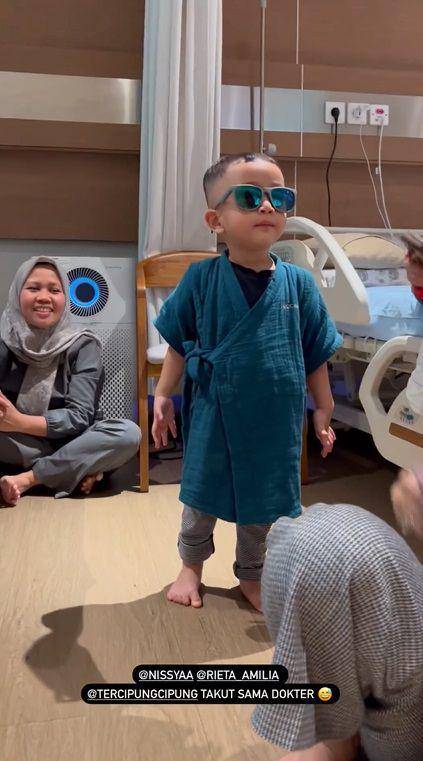 potret Rayyanza pakai kimono rumah sakit (instagram.com/arosadi)