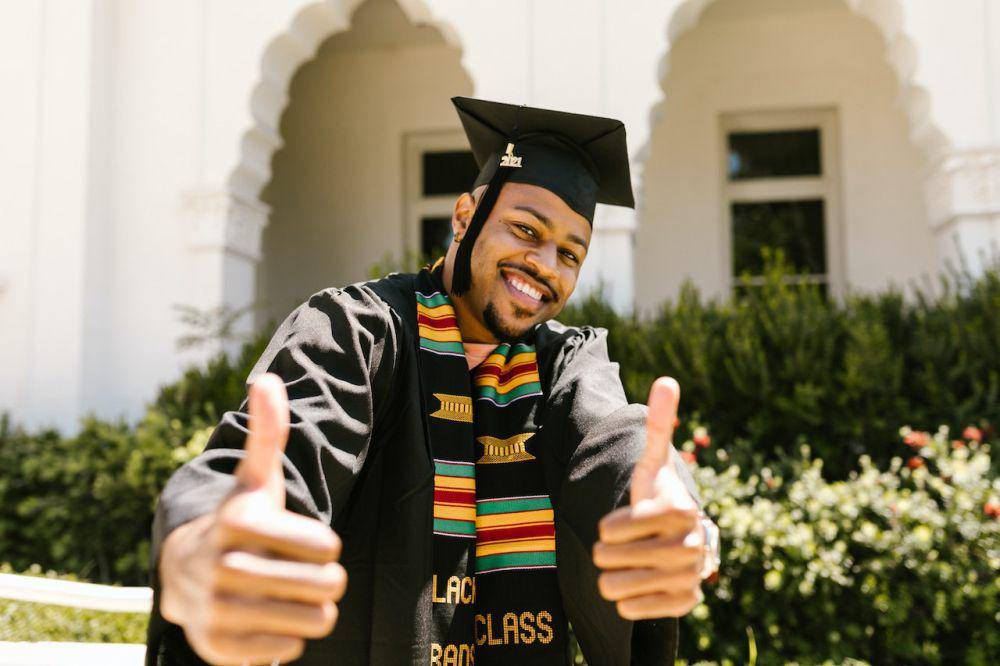 ilustrasi wisuda (pexels.com/RDNE Stock project)