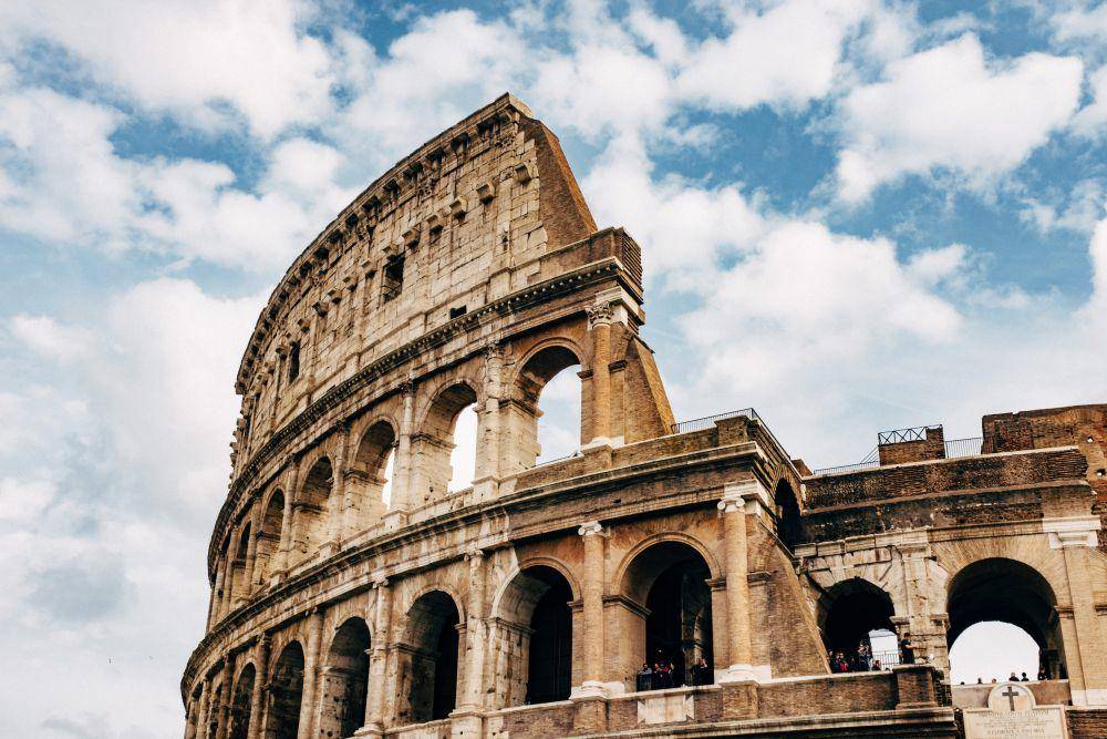 ilustrasi Colosseum (unsplash.com/@deefbelgium)