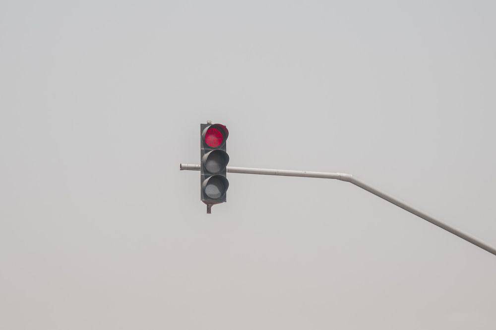 ilustrasi lampu lalu lintas (unsplash.com/@mgod212)
