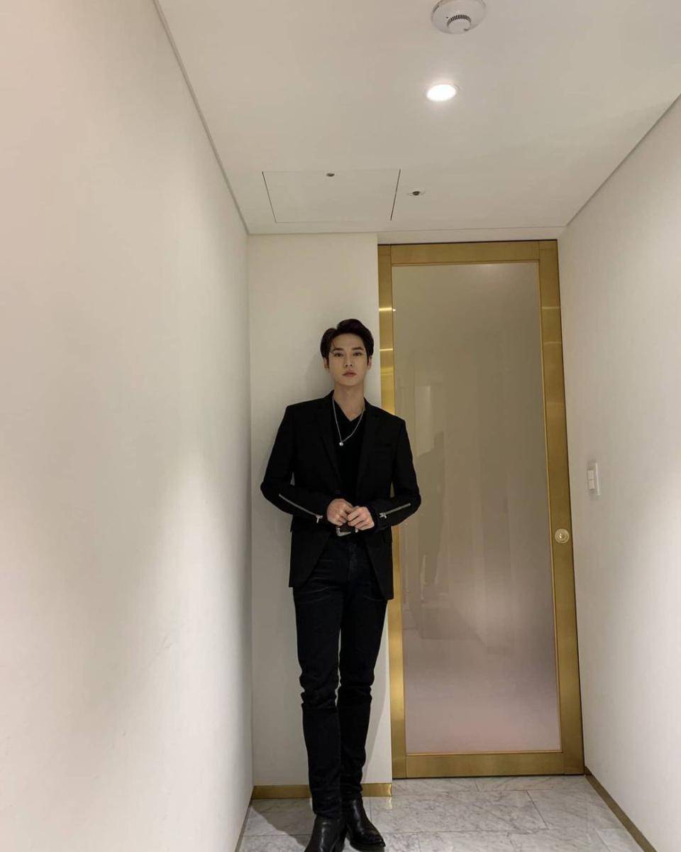 potret Doyoung NCT (instagram.com/do0_nct)