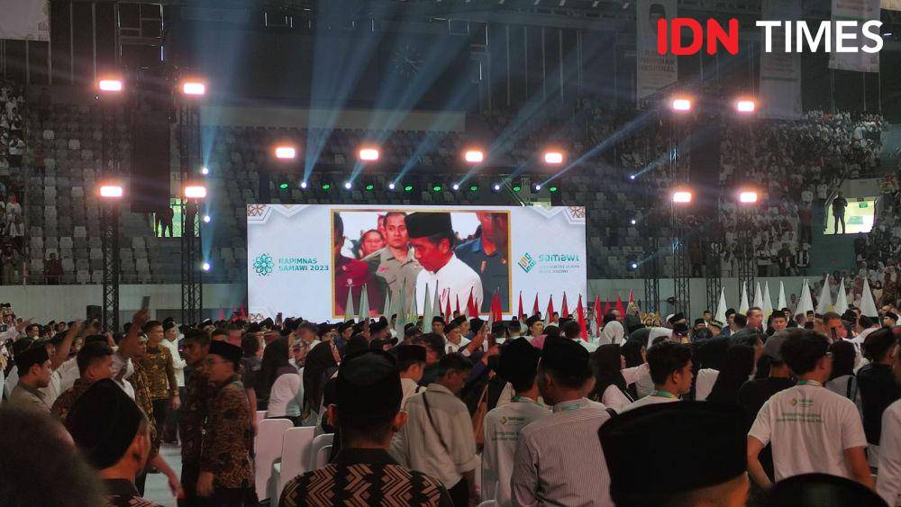 Presiden Jokowi menghadiri Rapimnas Relawan Samawi di Istora Senayan, Jakarta Pusat, Sabtu (7/10/2023) (IDN Times/Yosafat Diva Bayu)
