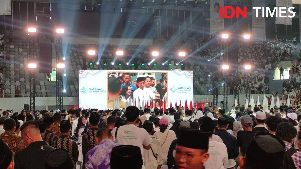Presiden Jokowi menghadiri Rapimnas Relawan Samawi di Istora Senayan, Jakarta Pusat, Sabtu (7/10/2023) (IDN Times/Yosafat Diva Bayu)