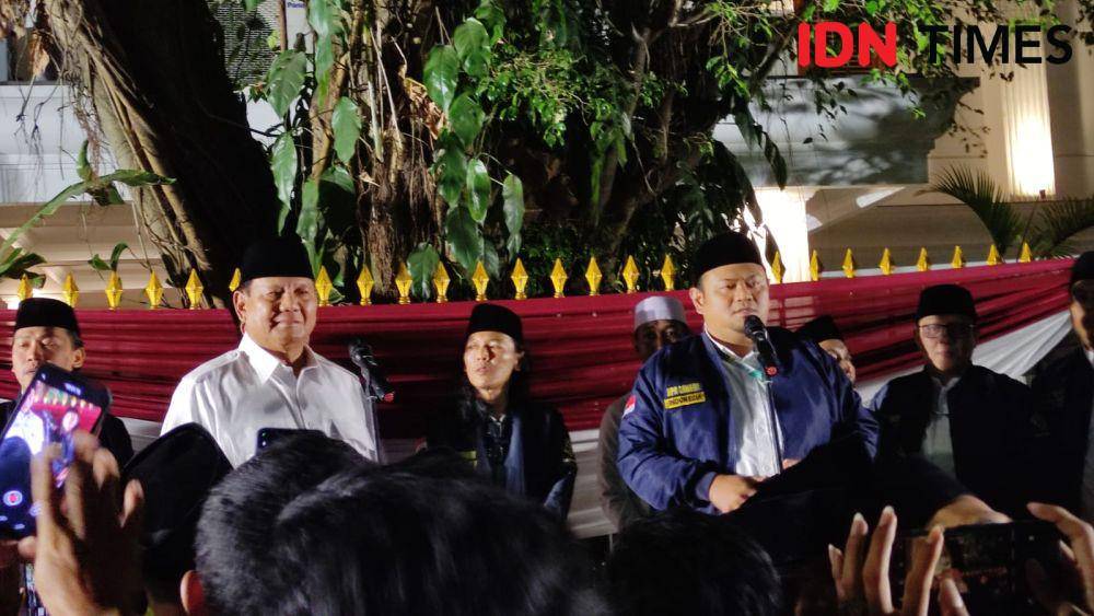 Relawan Samawi mendeklarasikan dukungan duet Prabowo Subianto dan Gibran Rakabuming Raka maju pada Pilpres 2024, Sabtu (7/10/2023). (IDN Times/Yosavat Diva)
