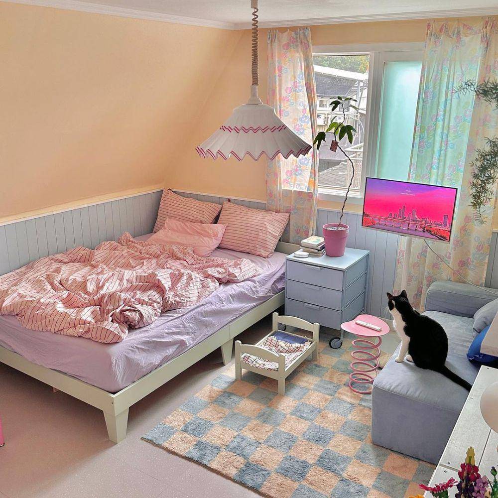 ide kamar nuansa pastel (instagram.com/ggyonghouse)