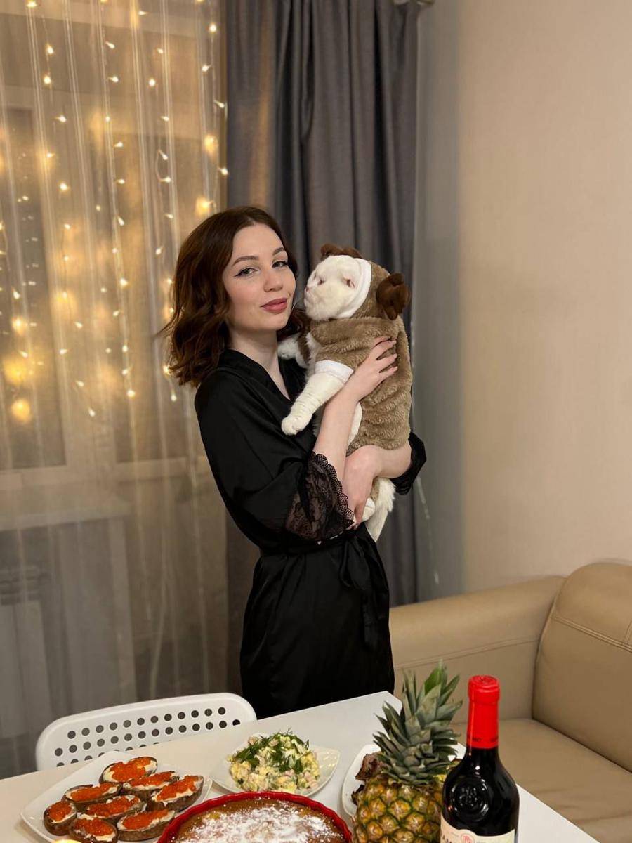 potret ekspresi kucing saat tidak menyukai sesuatu (reddit.com/user/LesyaMoon_SFW)