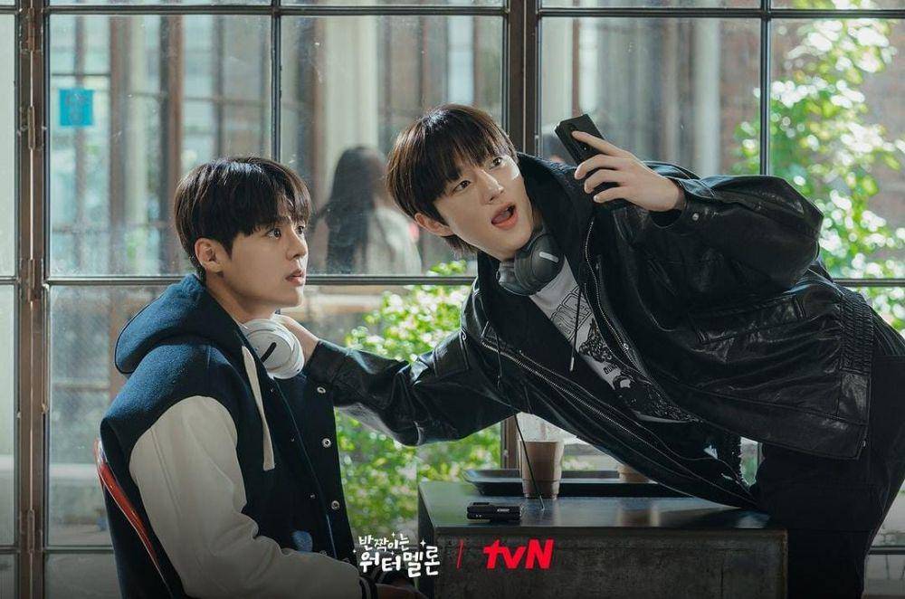 Ryeo Un dan Bong Jae Hyun di drama Twinkling Watermelon (instagram.com/tvn_drama)