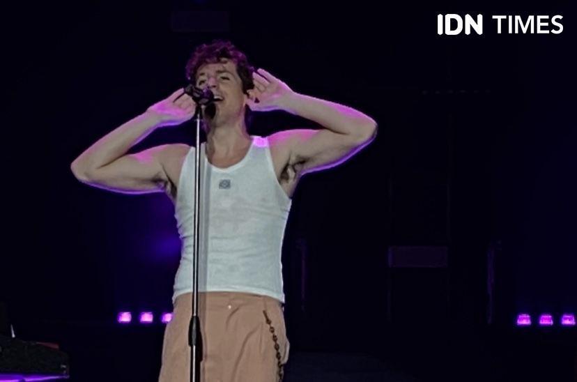 8 Momen Berkesan di Sepanjang Konser Charlie Puth di Jakarta, Seru!