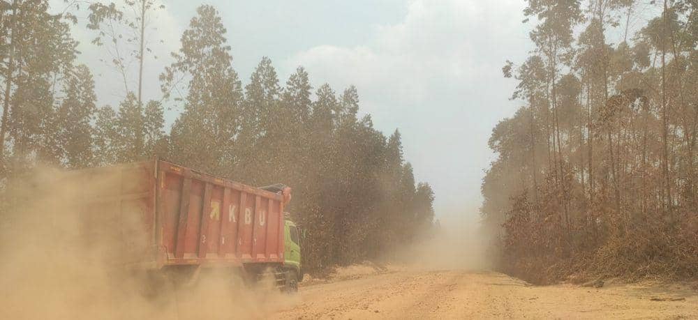 Warga Pangkalan Bayat Muba Keluhkan Debu Jalan Batu Bara