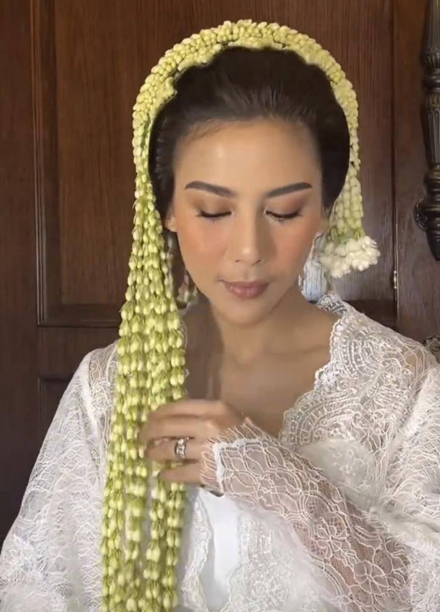 Akad nikah Adinda Thomas dan Raka Akmal. (Instagram.com/marlenehariman)
