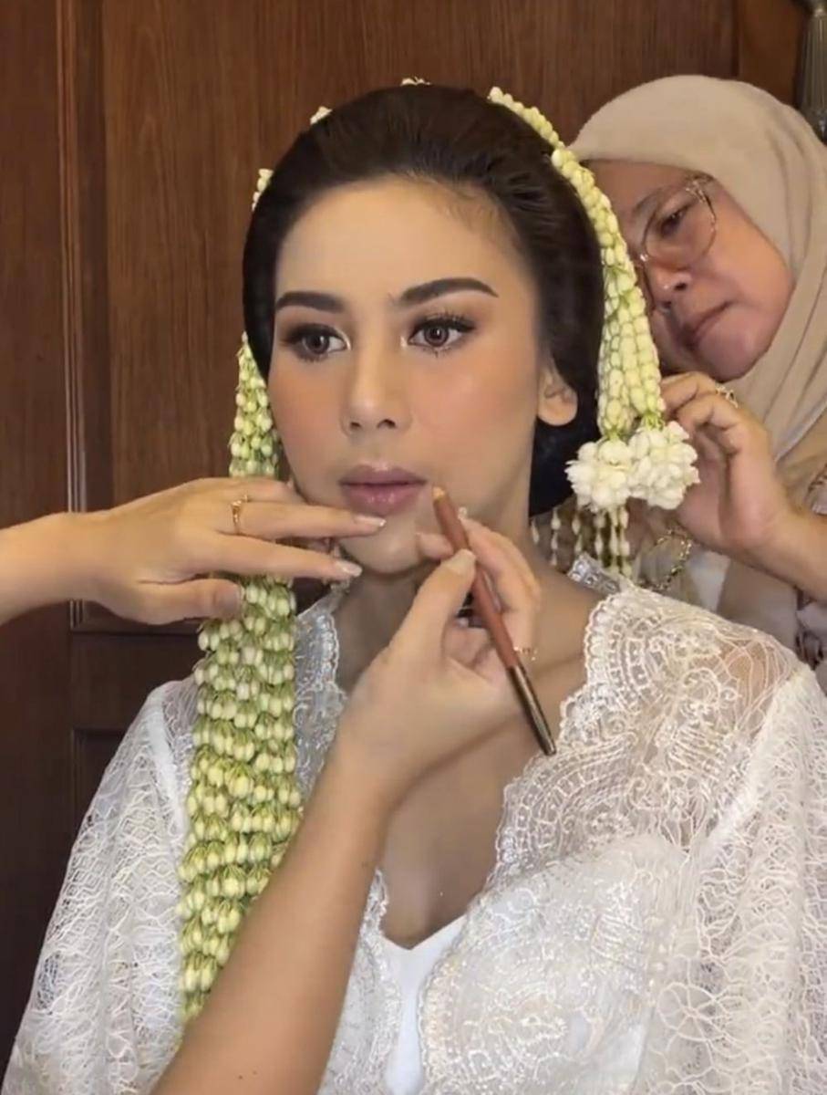 Akad nikah Adinda Thomas dan Raka Akmal. (Instagram.com/marlenehariman)