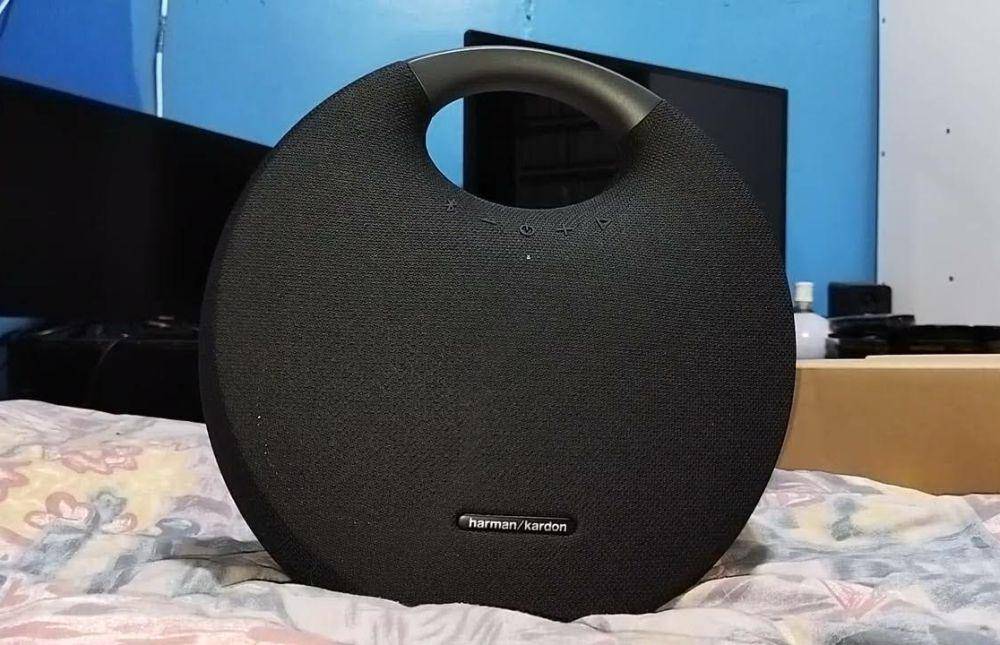 Harman Kardon Onyx Studio 6 (youtube.com/Nano Cortes)
