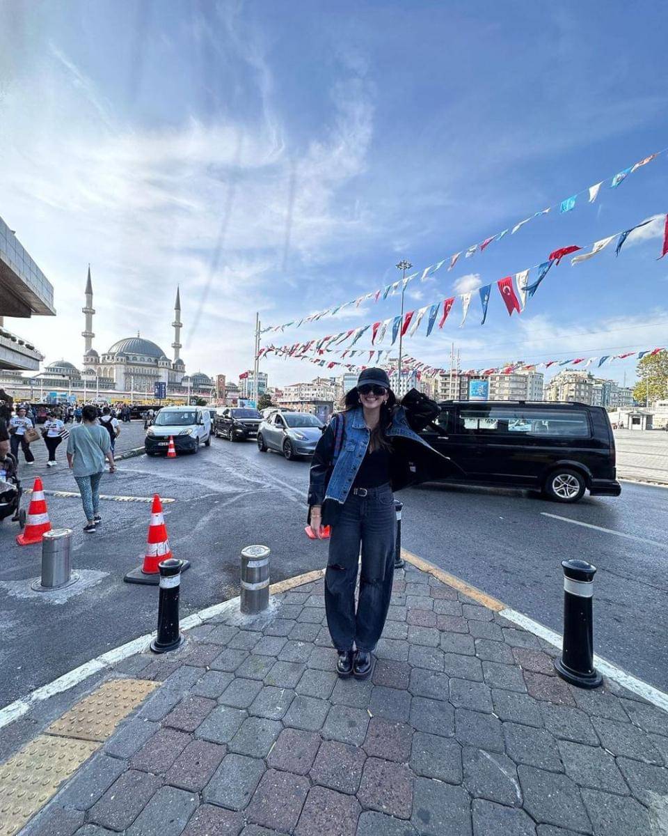 Sanjana Sanghi (instagram.com/sanjanasanghi96)