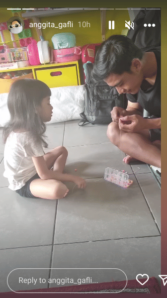 potret Pratama Arhan bareng keluarga Azizah Salsha (instagram.com/anggita_gafli)