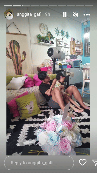 potret Pratama Arhan bareng keluarga Azizah Salsha (instagram.com/anggita_gafli)