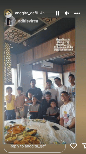 potret Pratama Arhan bareng keluarga Azizah Salsha (instagram.com/anggita_gafli)