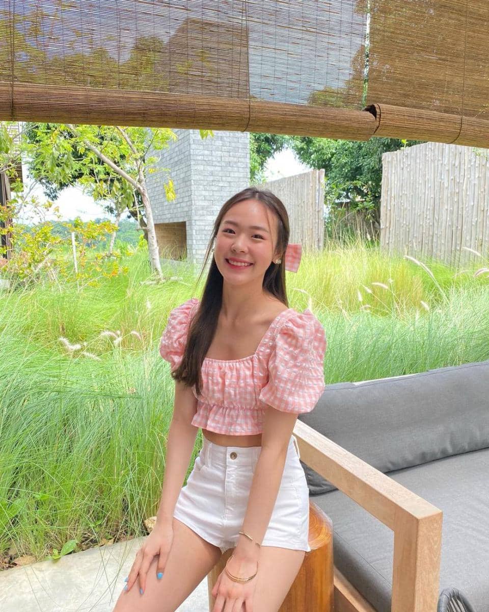 padu padan short pants ala June Wanwimol (instagram.com/junewanwimol19)