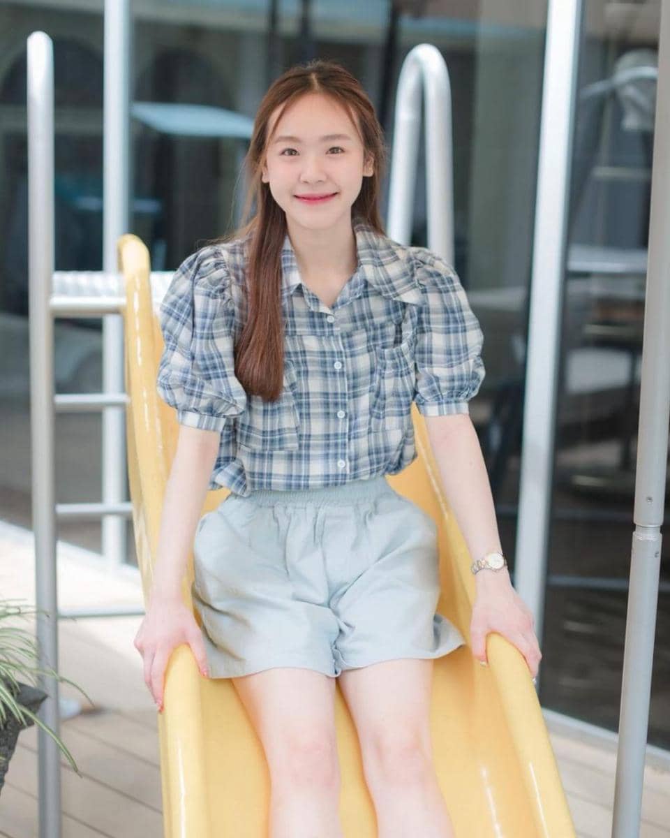 padu padan short pants ala June Wanwimol (instagram.com/junewanwimol19)