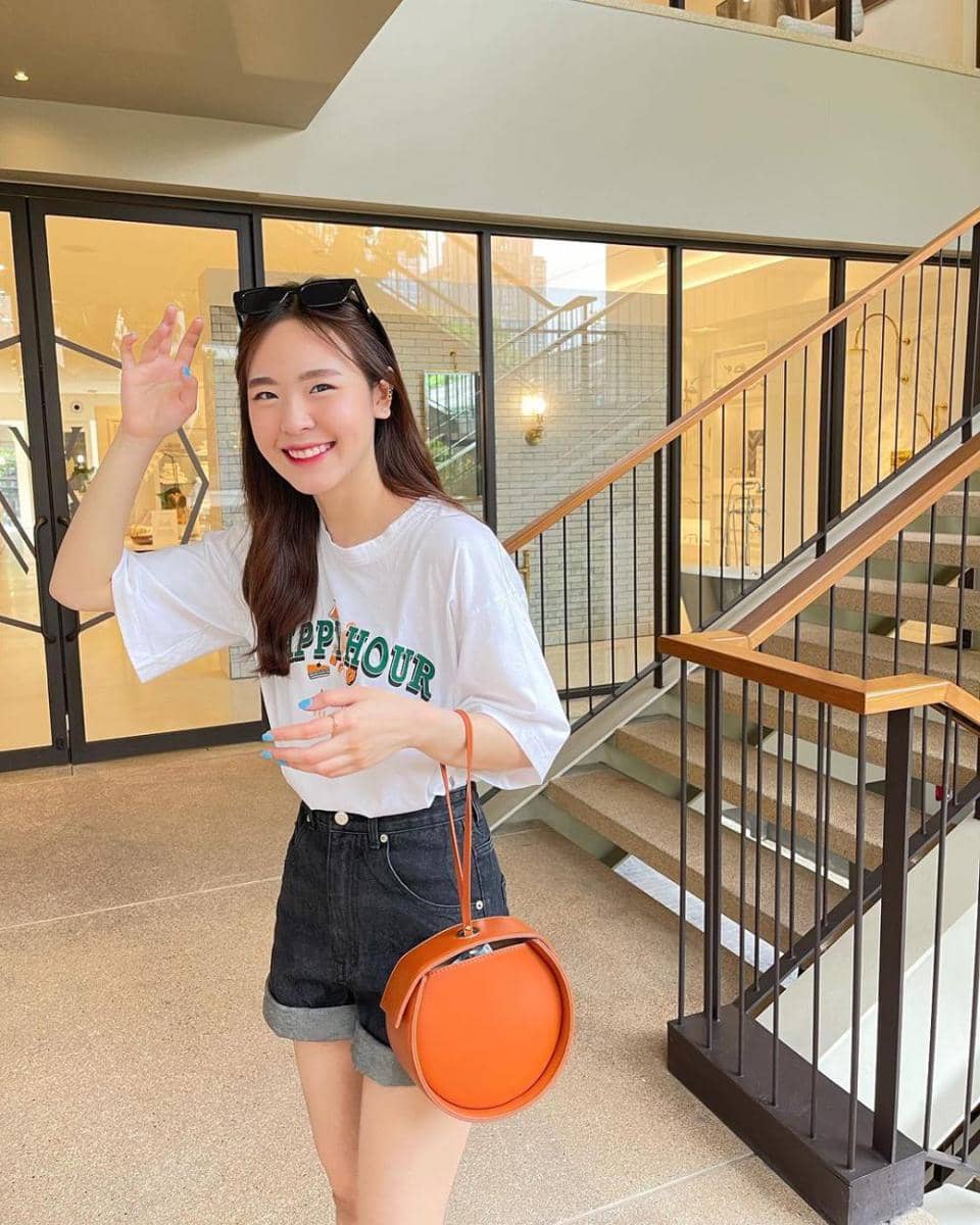 padu padan short pants ala June Wanwimol (instagram.com/junewanwimol19)