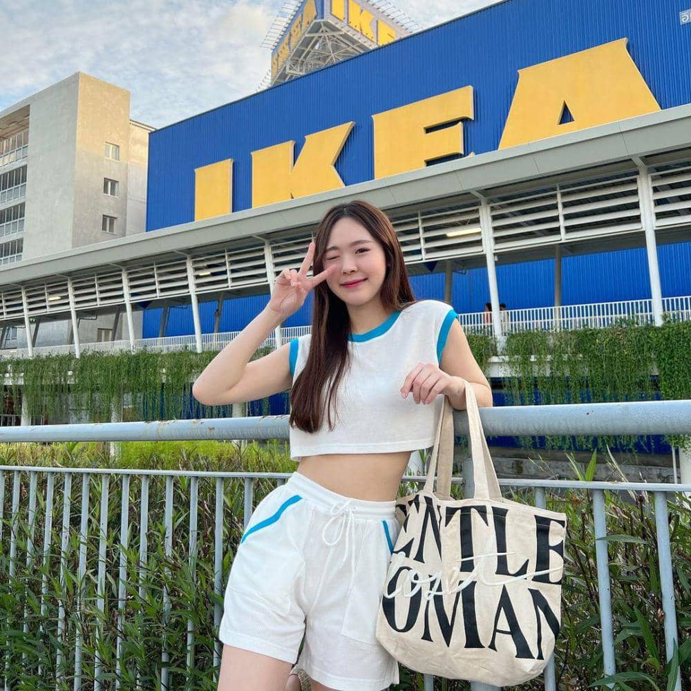 padu padan short pants ala June Wanwimol (instagram.com/junewanwimol19)