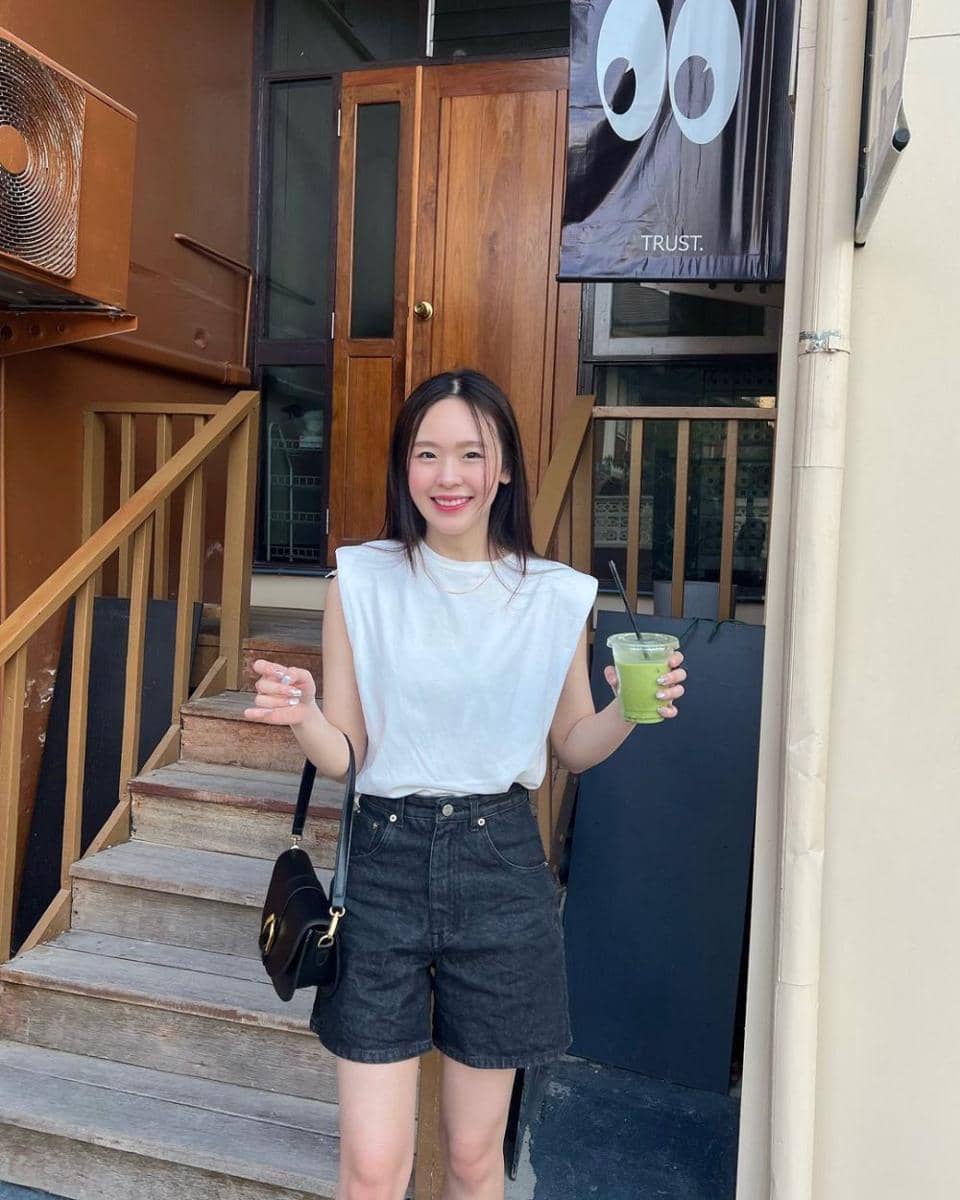 padu padan short pants ala June Wanwimol (instagram.com/junewanwimol19)