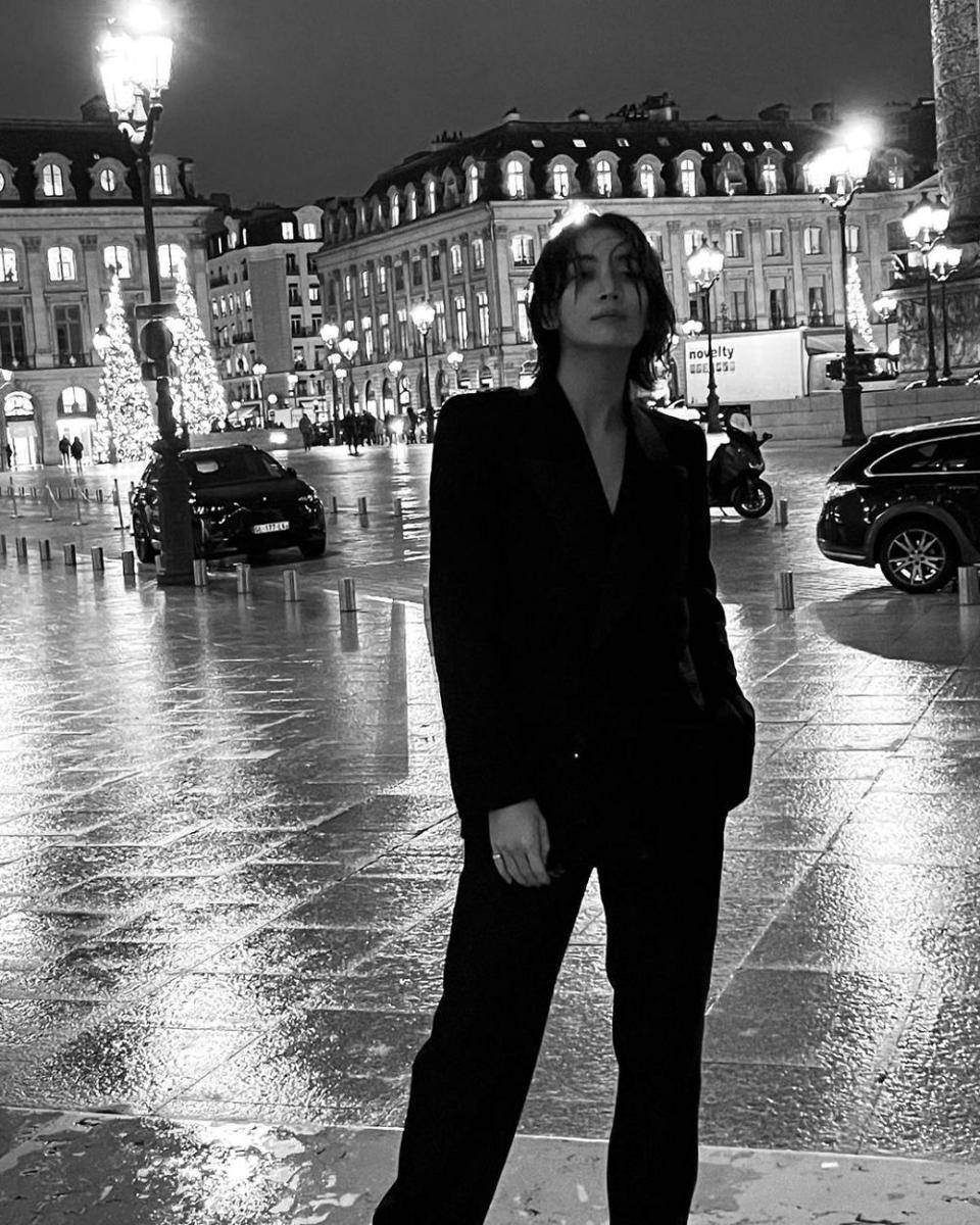 Jeonghan hadiri Saint Laurent's 2023 Fall Winter Men's Fashion Show (instagram.com/jeonghaniyoo_n)
