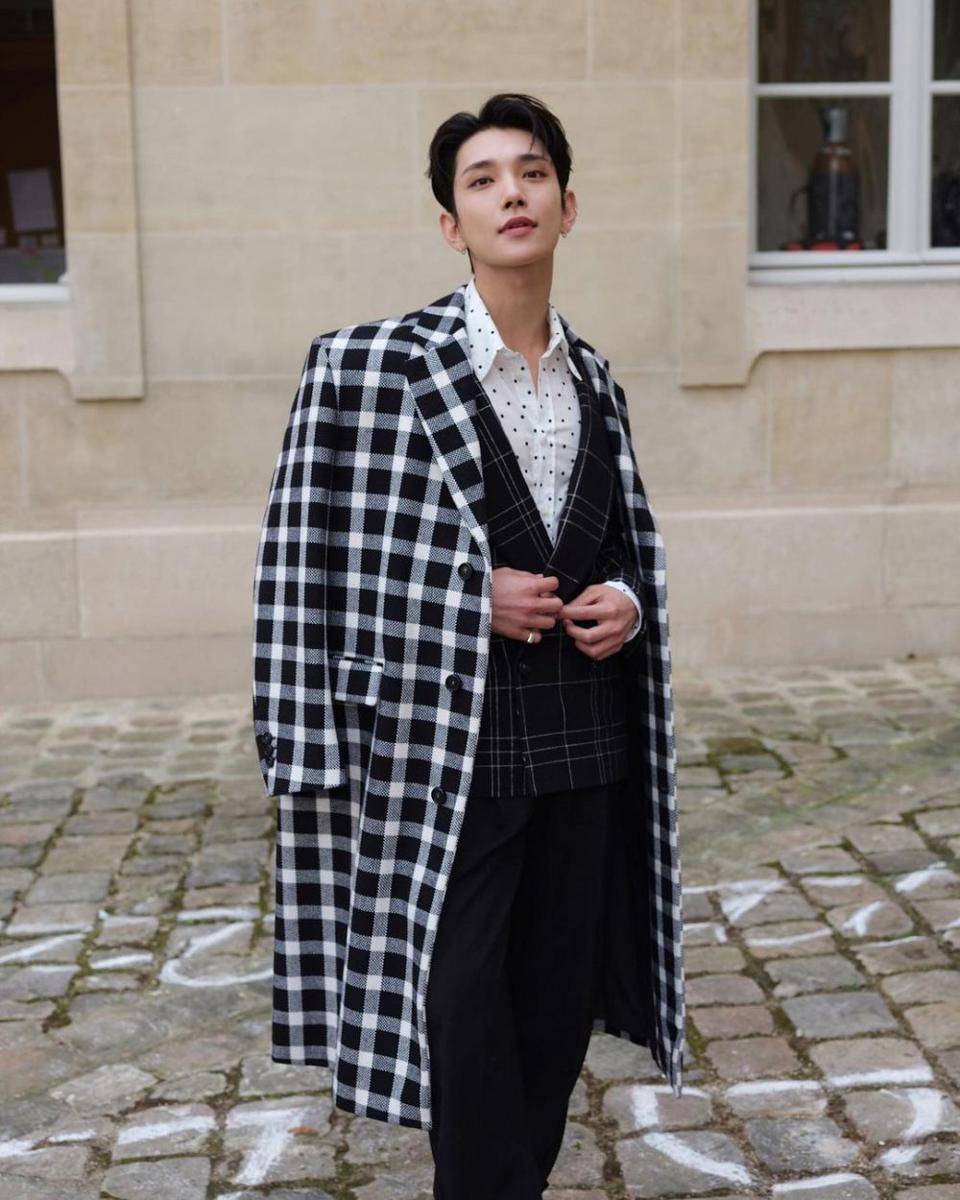 Joshua hadiri Paris Fashion Week mewakili brand Marni (instagram.com/joshu_acoustic)