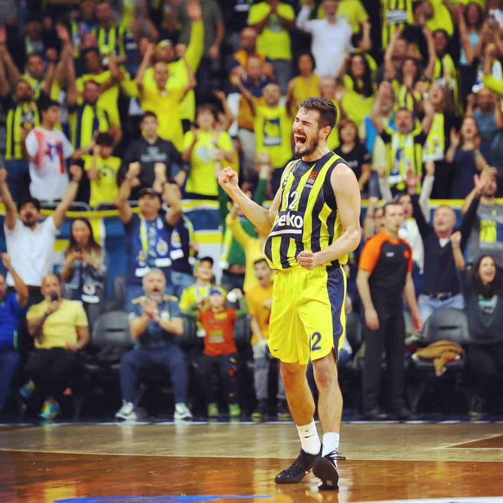 Nikola Kalinic saat berseragam Fenerbahce. (instagram.com/nikola_kalina)