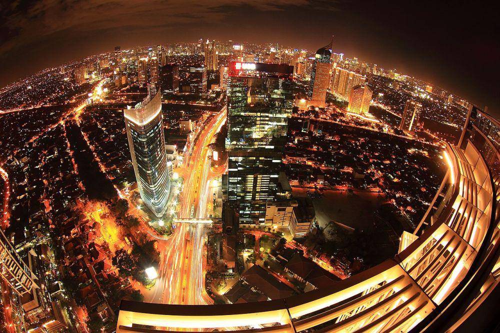 ilustrasi suasana Jakarta di malam hari (wikipedia.org/Sudin Kominfomas Kota Adm Jakarta Selatan)