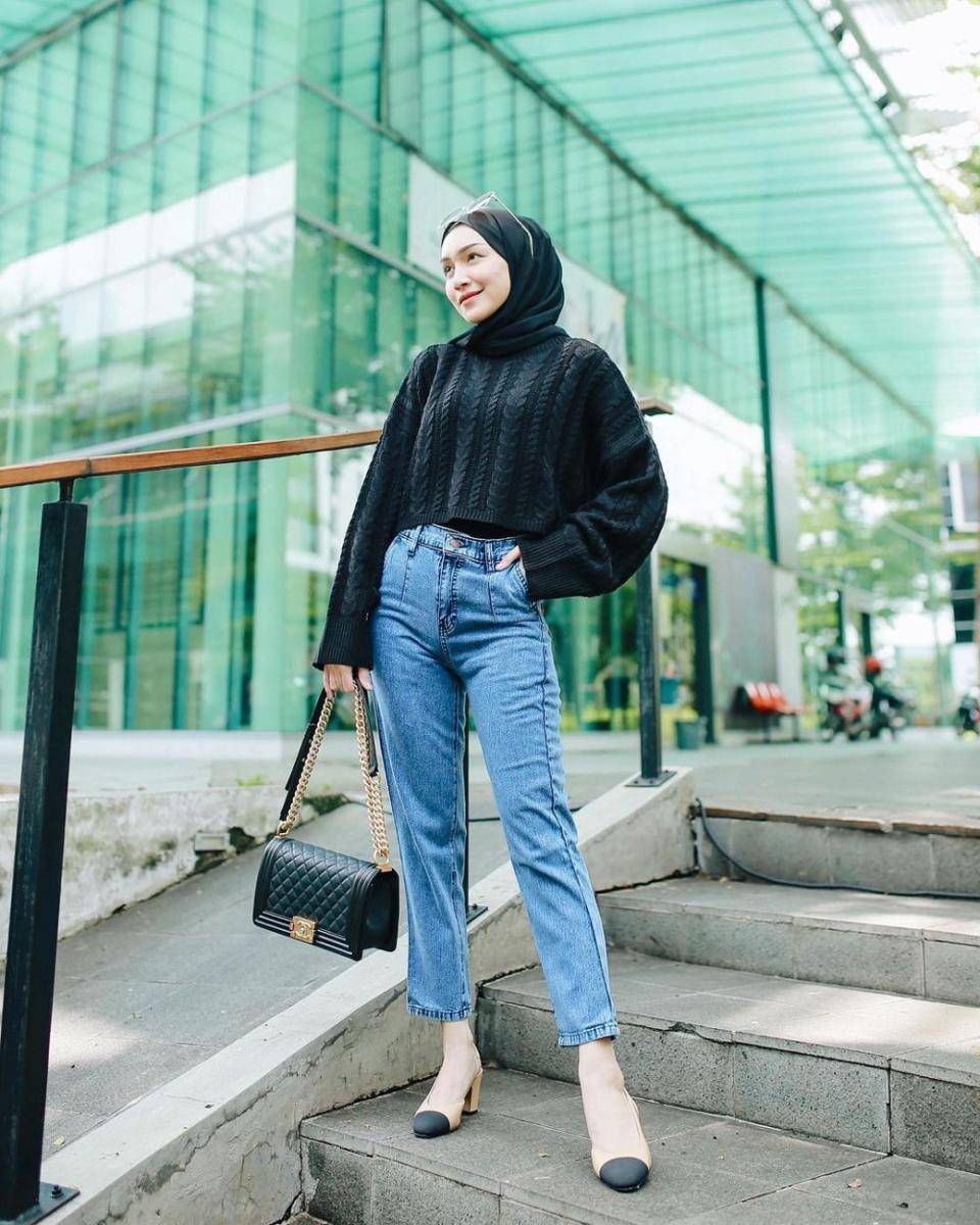 mix and match celana jeans ala Melody Prima (instagram.com/melodyprima)
