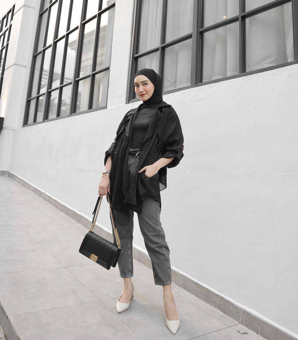 mix and match celana jeans ala Melody Prima (instagram.com/melodyprima)